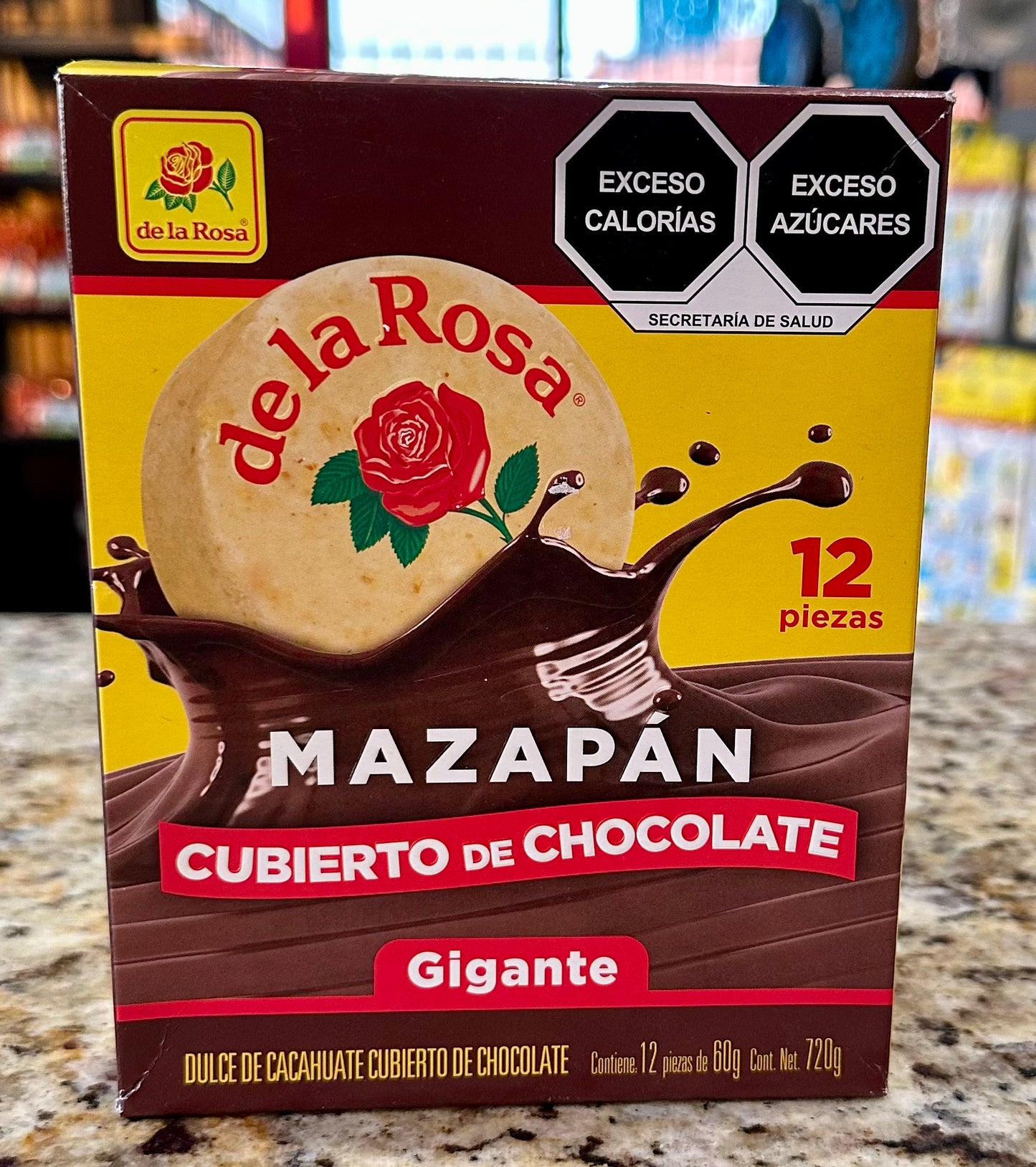 MAZAPÁN CON CHOCOLATE GIGANTE