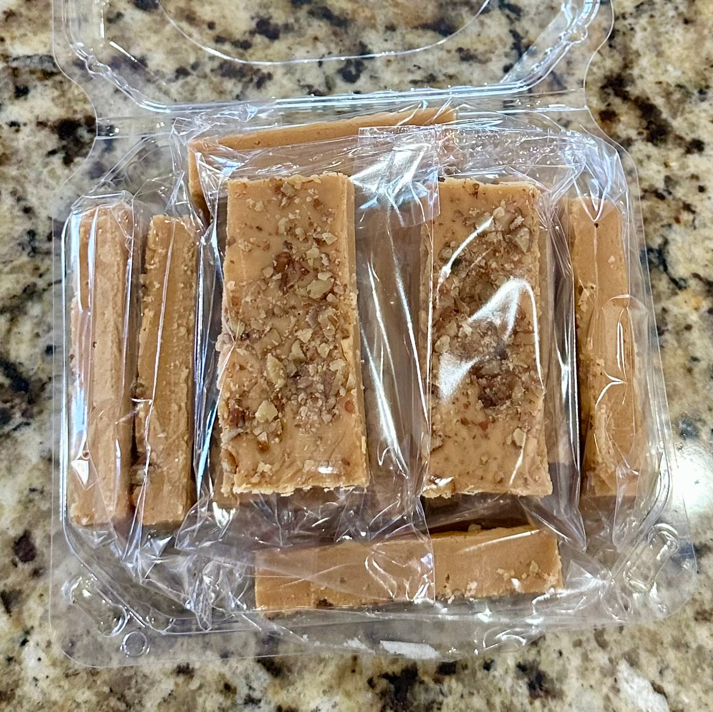 ESTUCHE CON DULCE DE LECHE Y NUEZ QUEBRADA